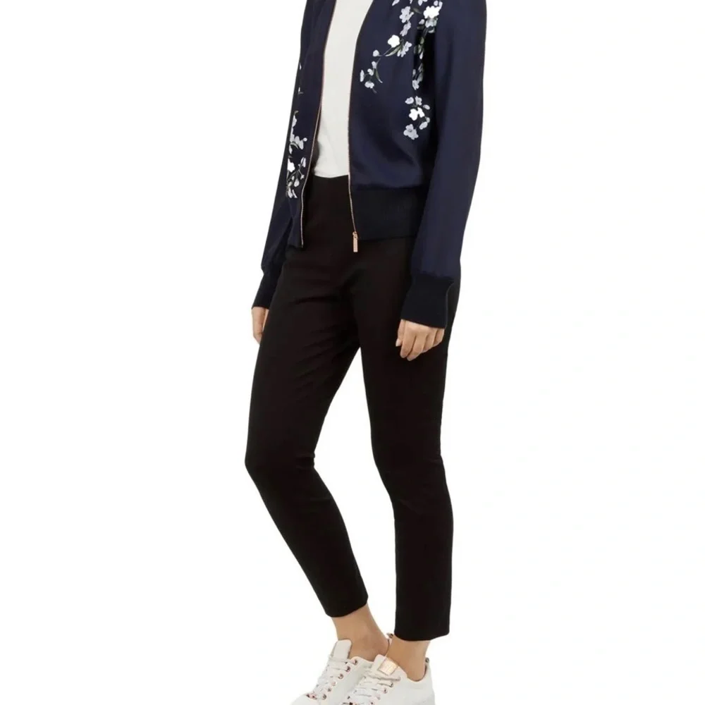 TED BAKER LONDON  Black Skinny Ankle Grazer Pants, black cropped